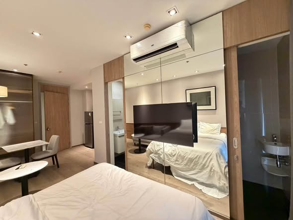bedroom of Park Origin Phrom Phong