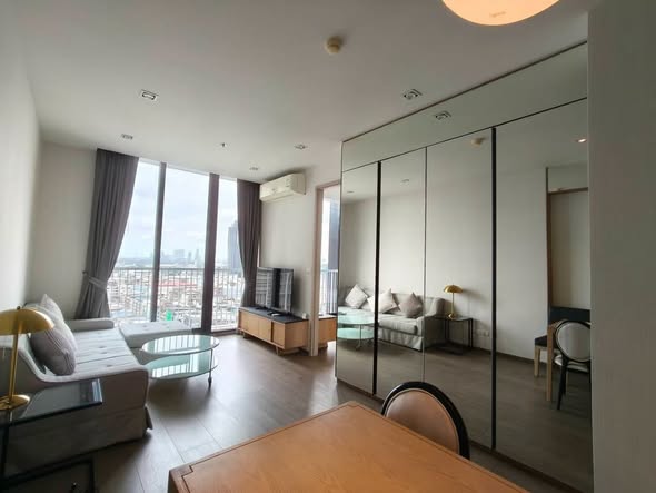 bedroom of Park Origin Phrom Phong