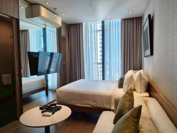bedroom of Park Origin Phrom Phong