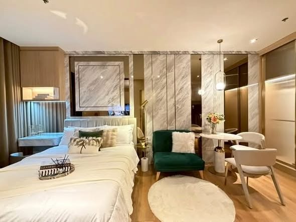 bedroom of Park Origin Phrom Phong