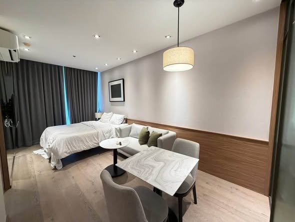 bedroom of Park Origin Phrom Phong