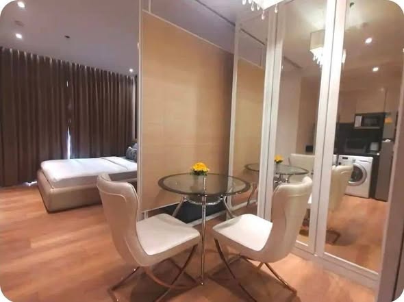bedroom and room interior of Park Origin Phrom Phong