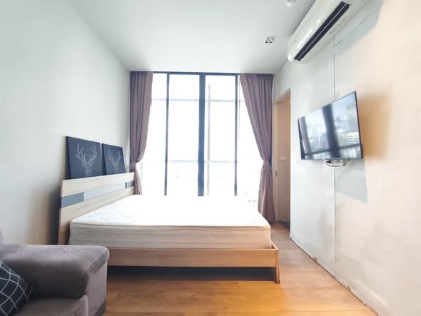 bedroom and room interior of Park Origin Phrom Phong