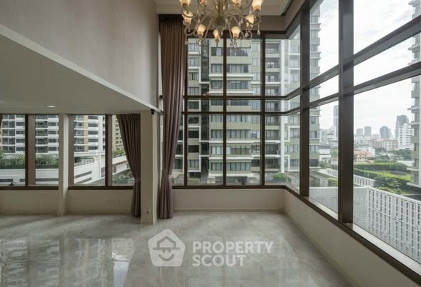 Park Origin Phrom Phong