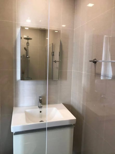 room interior and bathroom of Park Origin Phrom Phong