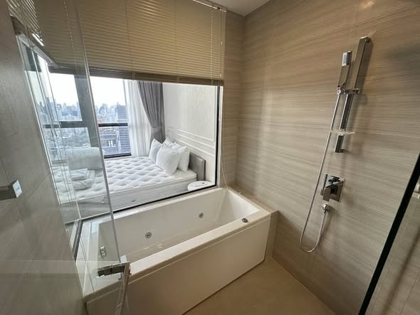 bedroom and room interior and bathroom of Park​ Origin​ Thonglor