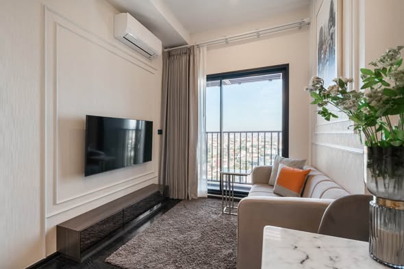 living room and bedroom of Park​ Origin​ Thonglor