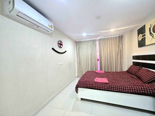 bedroom of Park Royal 3