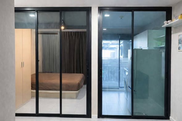 bedroom and room interior of Pause 115