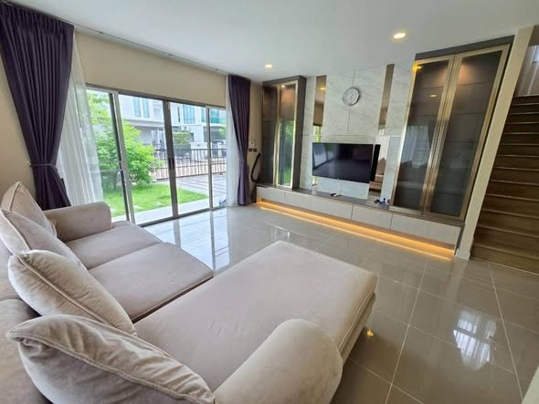 bedroom and living room of Perfect Masterpiece Rama 9-Krungthep Kreetha