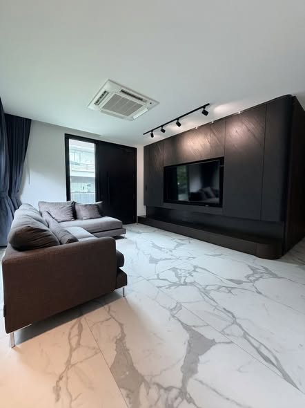 living room and kitchen of Perfect Place Rama 9 – KrungthepKreetha