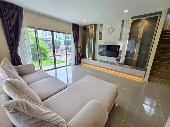 living room and bedroom of Perfect Place Rama 9-Krungthep Kreetha