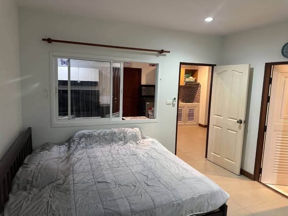 bedroom and room interior of PG Rama 9