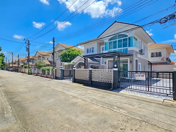 Phatson 12 Rangsit Khlong 3 Village