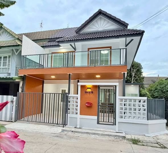 Phueksa 18 Village