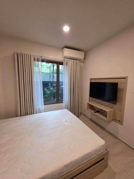 bedroom of Phyll Phahol 34