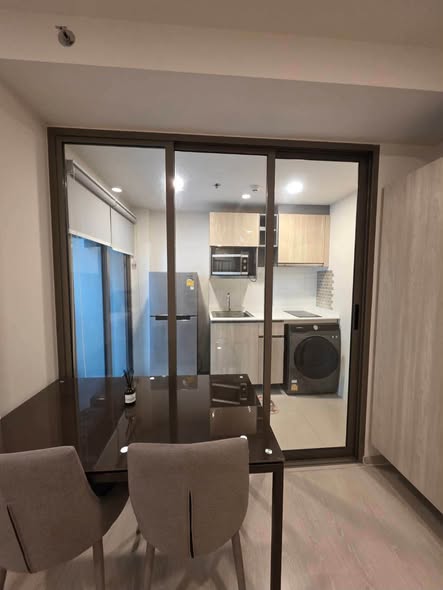 room interior of Phyll Phahol 34