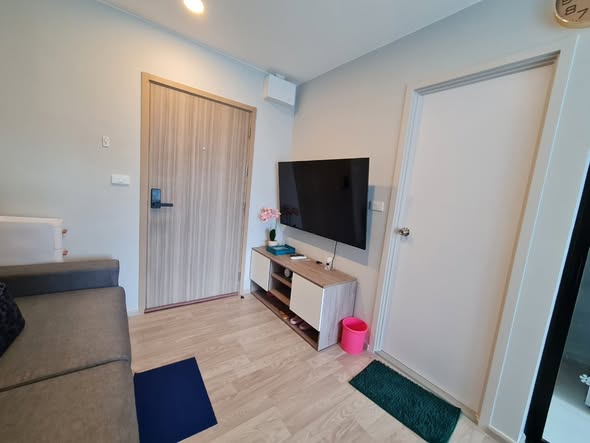 bedroom and room interior of Plum Condo Sukhumvit 97.1