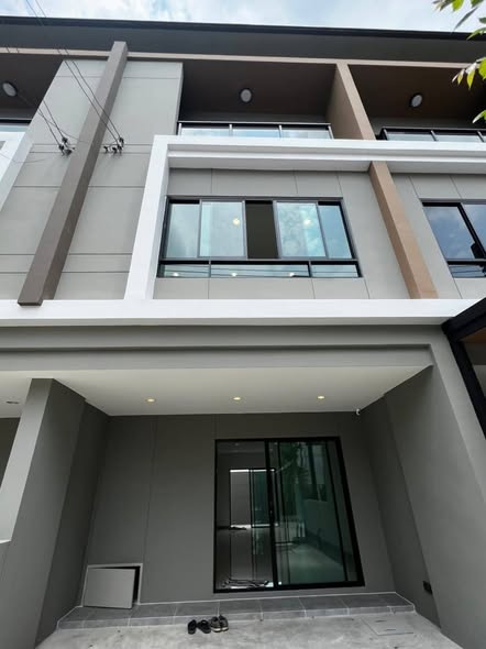 Premium Place พหลโยธิน-รามอินทรา
