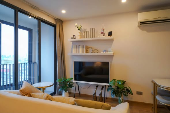 bedroom and living room of Q Chid Lom – Phetchaburi