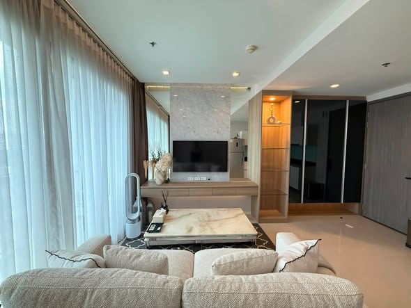 living room of Quinn Ratchada 17