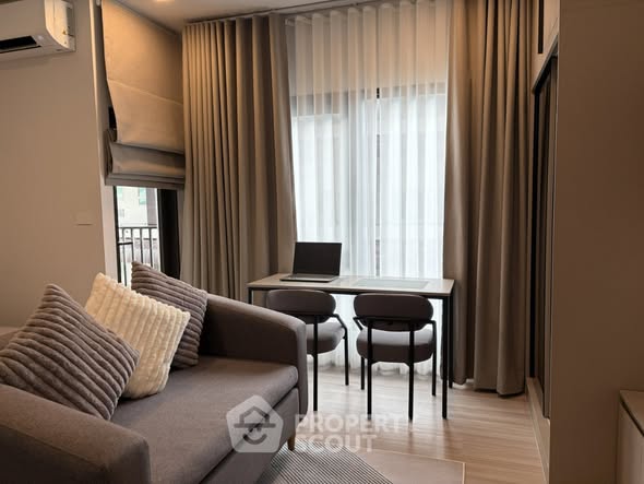 living room and bedroom of QUINTARA MHy’DEN PHO NIMIT (ควินทารา มาย’เดน โพธิ์นิมิตร)