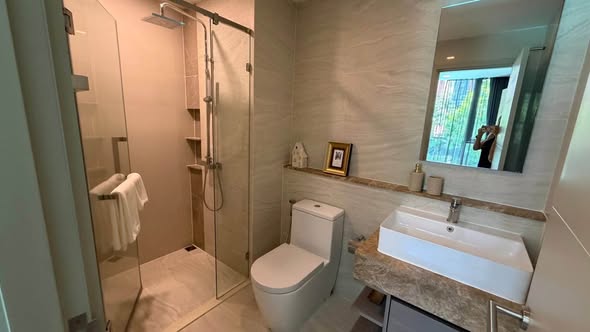 bathroom of Quintara Treehaus Sukhumvit 42