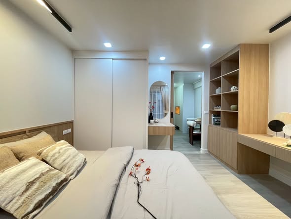 bedroom and bathroom of Raintree villa