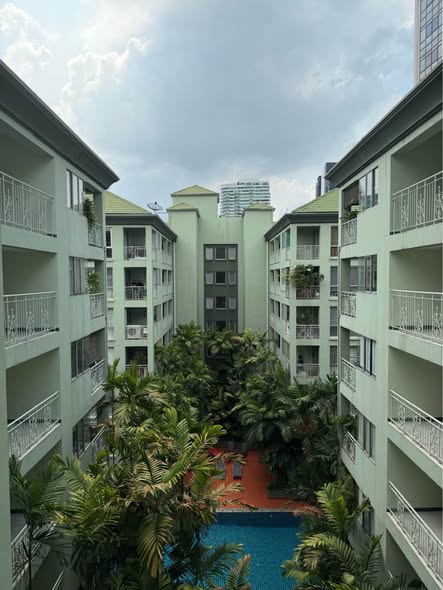 pool of Raintree villa