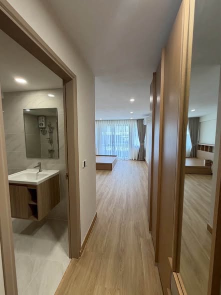 room interior and bathroom of Raintree villa