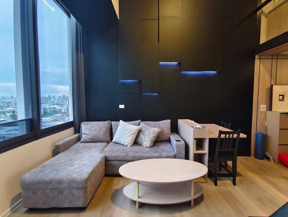 living room of Ramada by Wyndham Bangkok Sukhumvit 87