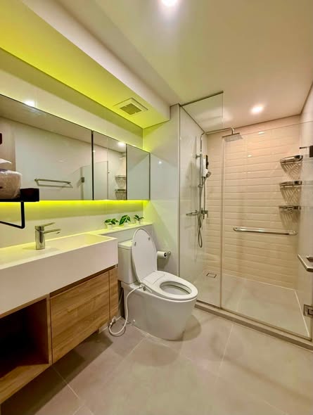 bathroom of RAMADA RESIDENCE SUKHUMVIT 87