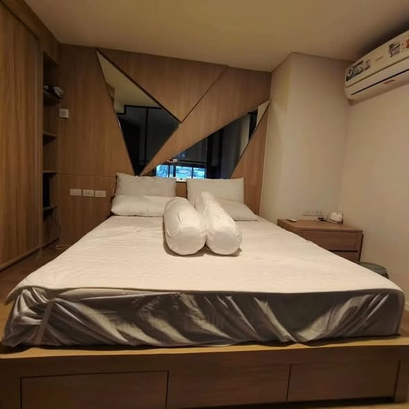 bedroom of RAMADA RESIDENCE SUKHUMVIT 87
