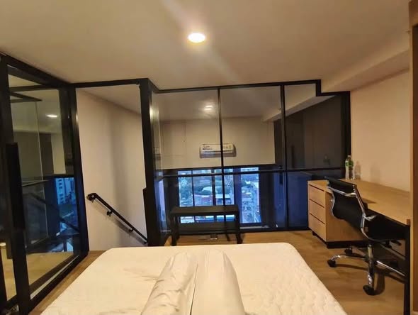 bedroom and room interior of RAMADA RESIDENCE SUKHUMVIT 87