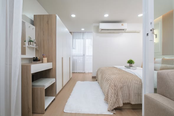 bedroom and bathroom of Ratchada City 18 Condo