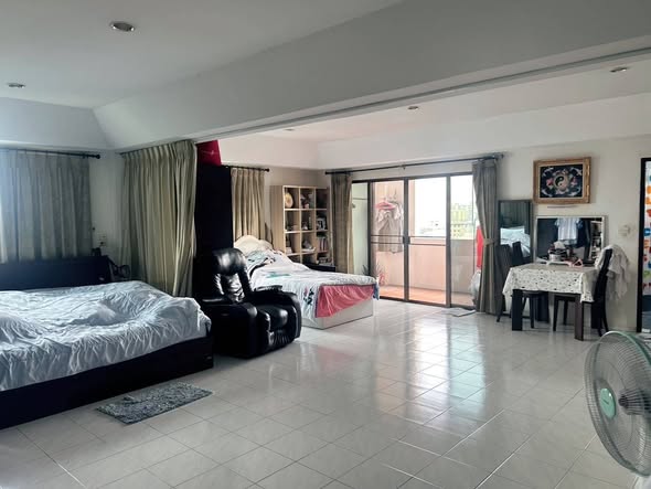 bedroom of Raymond Tower