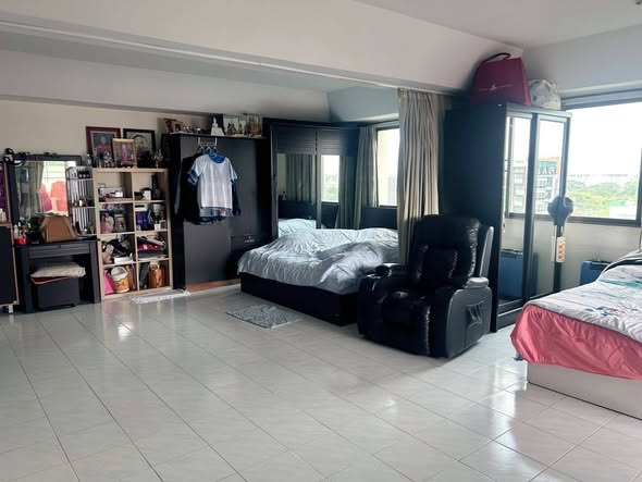 bedroom of Raymond Tower
