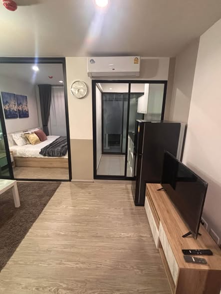 bedroom and room interior of REACH Phahon Yothin 52 (รีช พหลโยธิน 52)