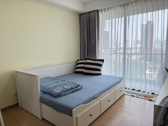 bedroom of Regal Condo Sathon – Naradhiwas