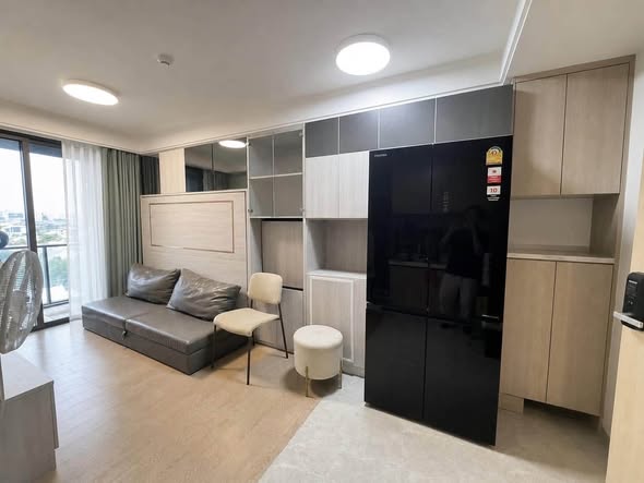 bedroom and room interior of Regal Sathon-Naradhiwas