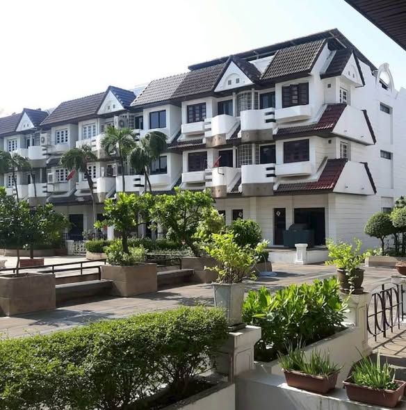 Regent 71 Place