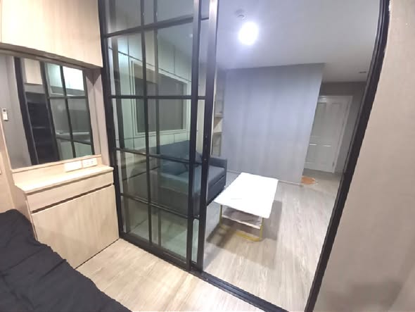 bedroom and room interior of Regent Home 97/1