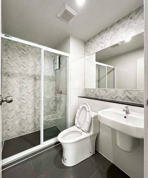 bathroom of Regent Home Bangna (รีเจ้นท์โฮม บางนา)