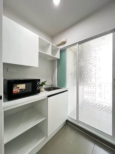 bathroom and kitchen of Regent Home Bangna (รีเจ้นท์โฮม บางนา)