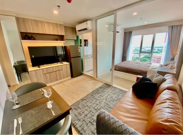 bedroom and living room of Regent Home Bangna (รีเจ้นท์โฮม บางนา)