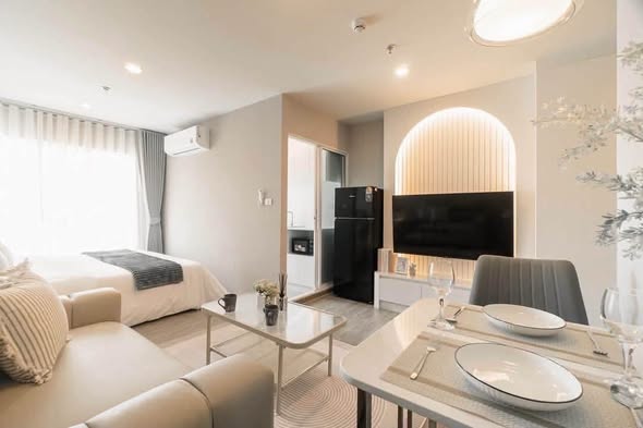 bedroom and living room of Regent Home Bangna (รีเจ้นท์โฮม บางนา)