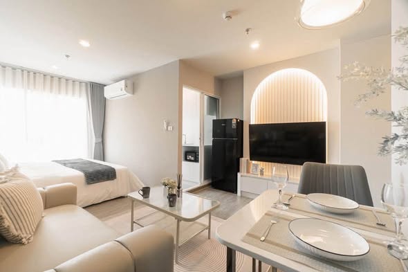 bedroom and living room of Regent Home Bangna (รีเจ้นท์โฮม บางนา)