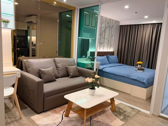 bedroom and living room of Regent Home Bangna (รีเจ้นท์โฮม บางนา)