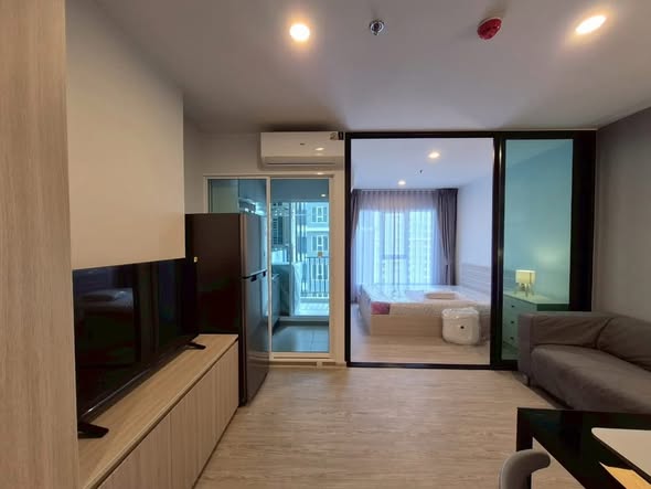 bedroom and room interior of Regent Home Bangna (รีเจ้นท์โฮม บางนา)