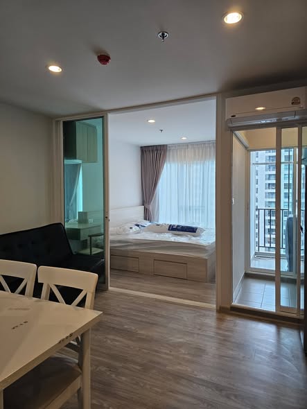 bedroom and room interior of Regent Home Bangna (รีเจ้นท์โฮม บางนา)